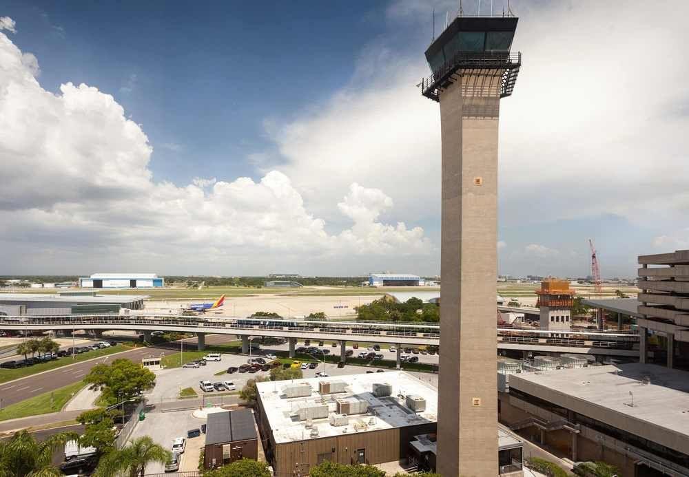 Отель Tampa Airport Marriott Экстерьер фото