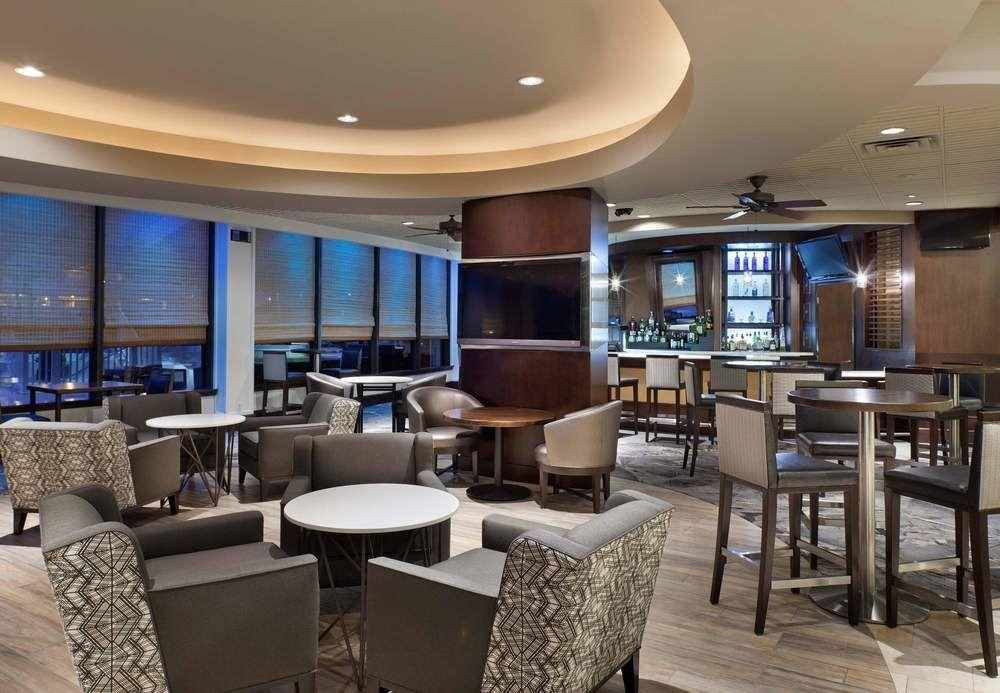 Отель Tampa Airport Marriott Экстерьер фото