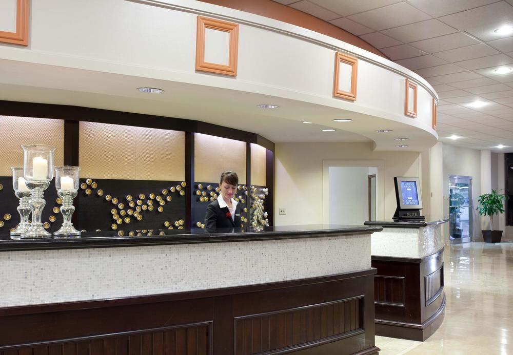 Отель Tampa Airport Marriott Экстерьер фото