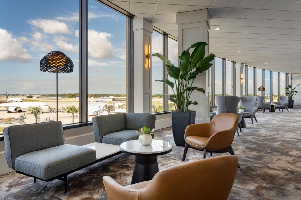 Отель Tampa Airport Marriott Экстерьер фото