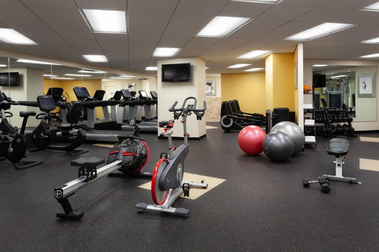 Отель Tampa Airport Marriott Экстерьер фото