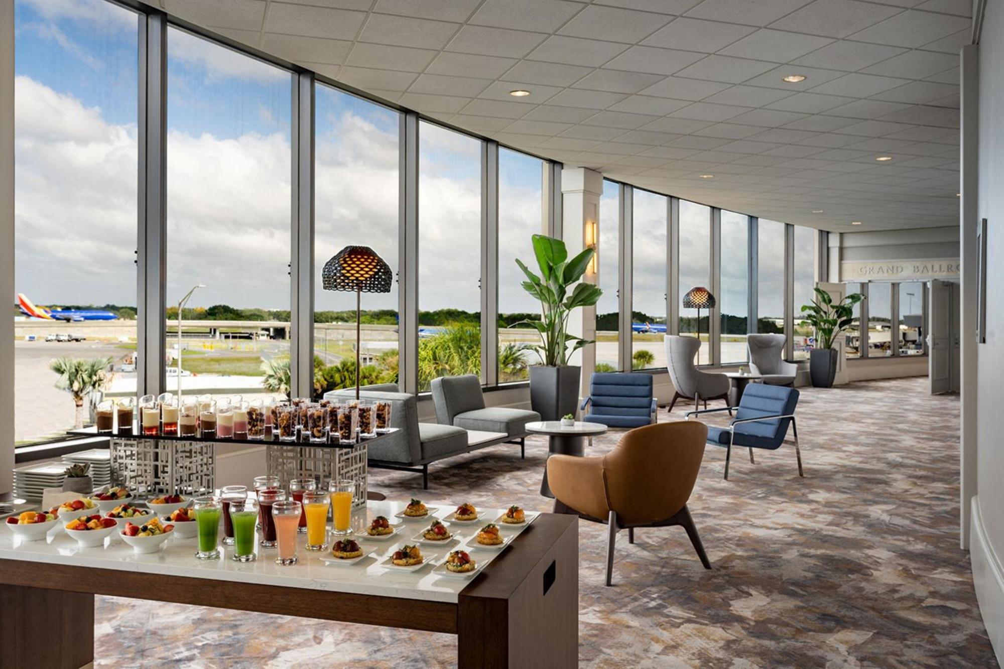 Отель Tampa Airport Marriott Экстерьер фото