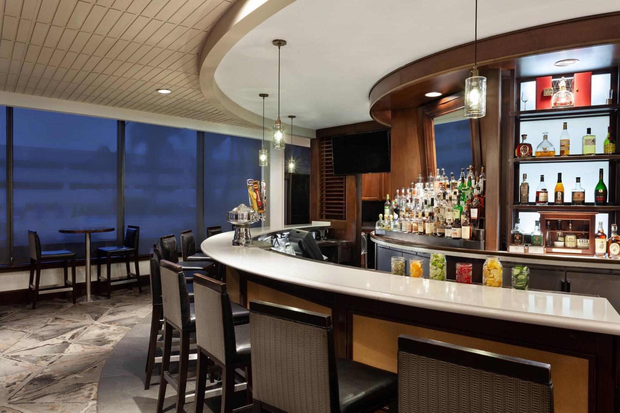 Отель Tampa Airport Marriott Экстерьер фото