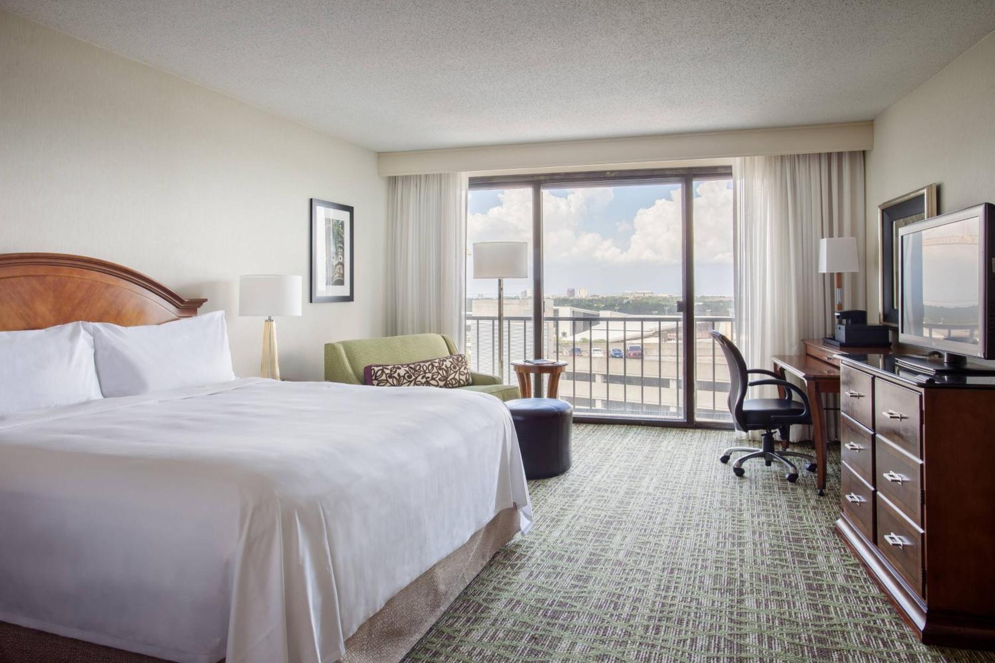 Отель Tampa Airport Marriott Экстерьер фото