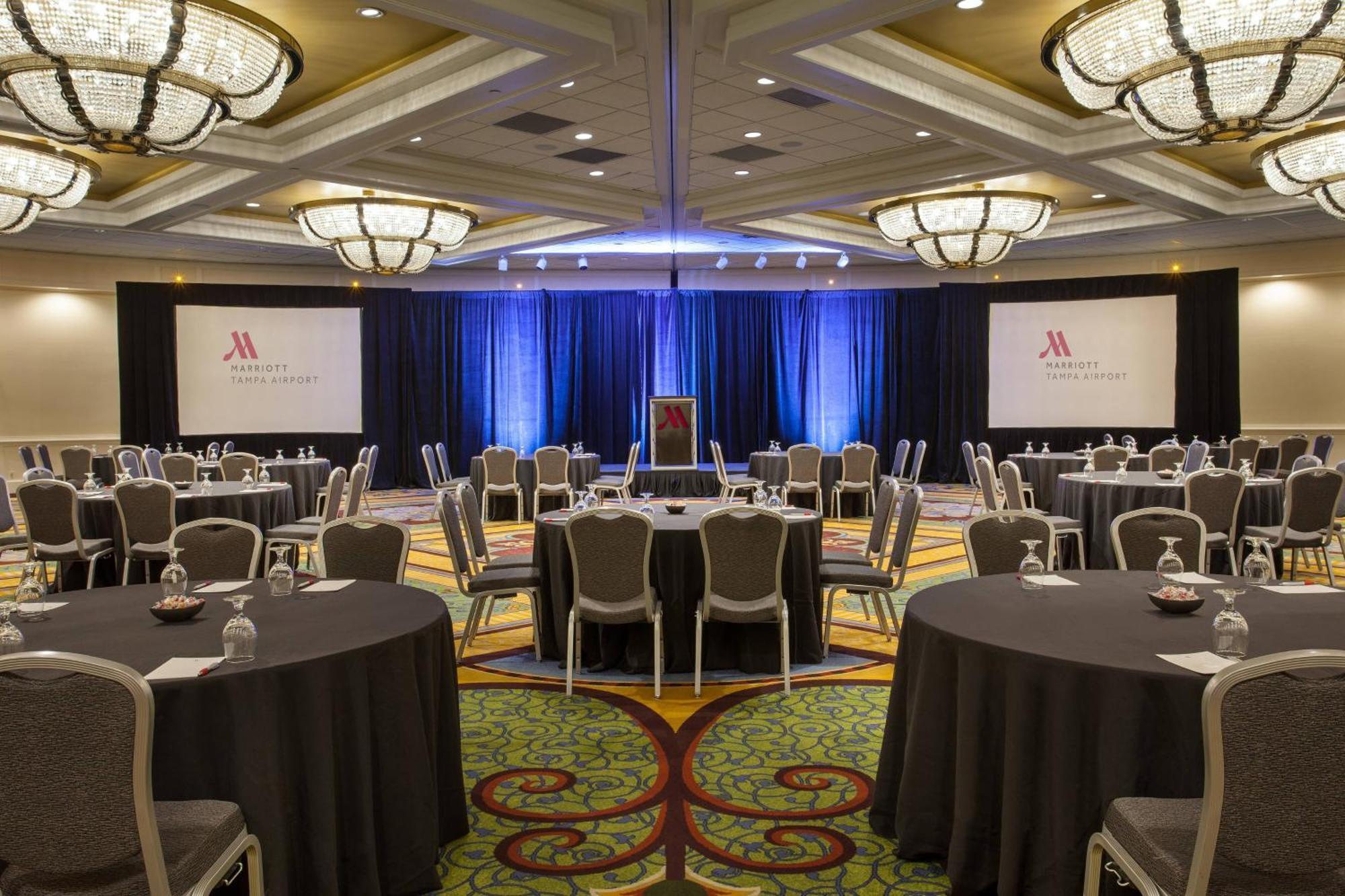 Отель Tampa Airport Marriott Экстерьер фото