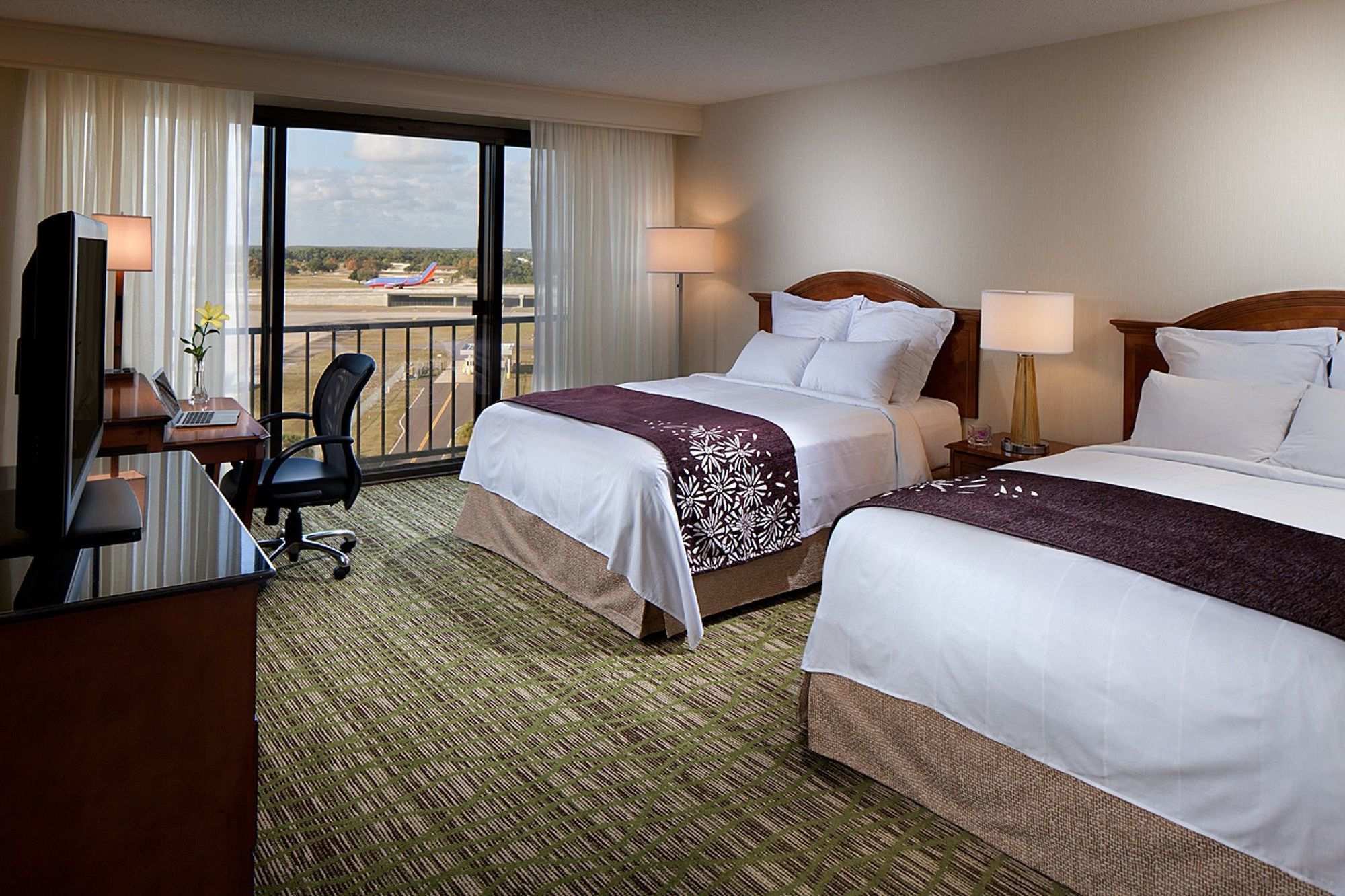 Отель Tampa Airport Marriott Экстерьер фото
