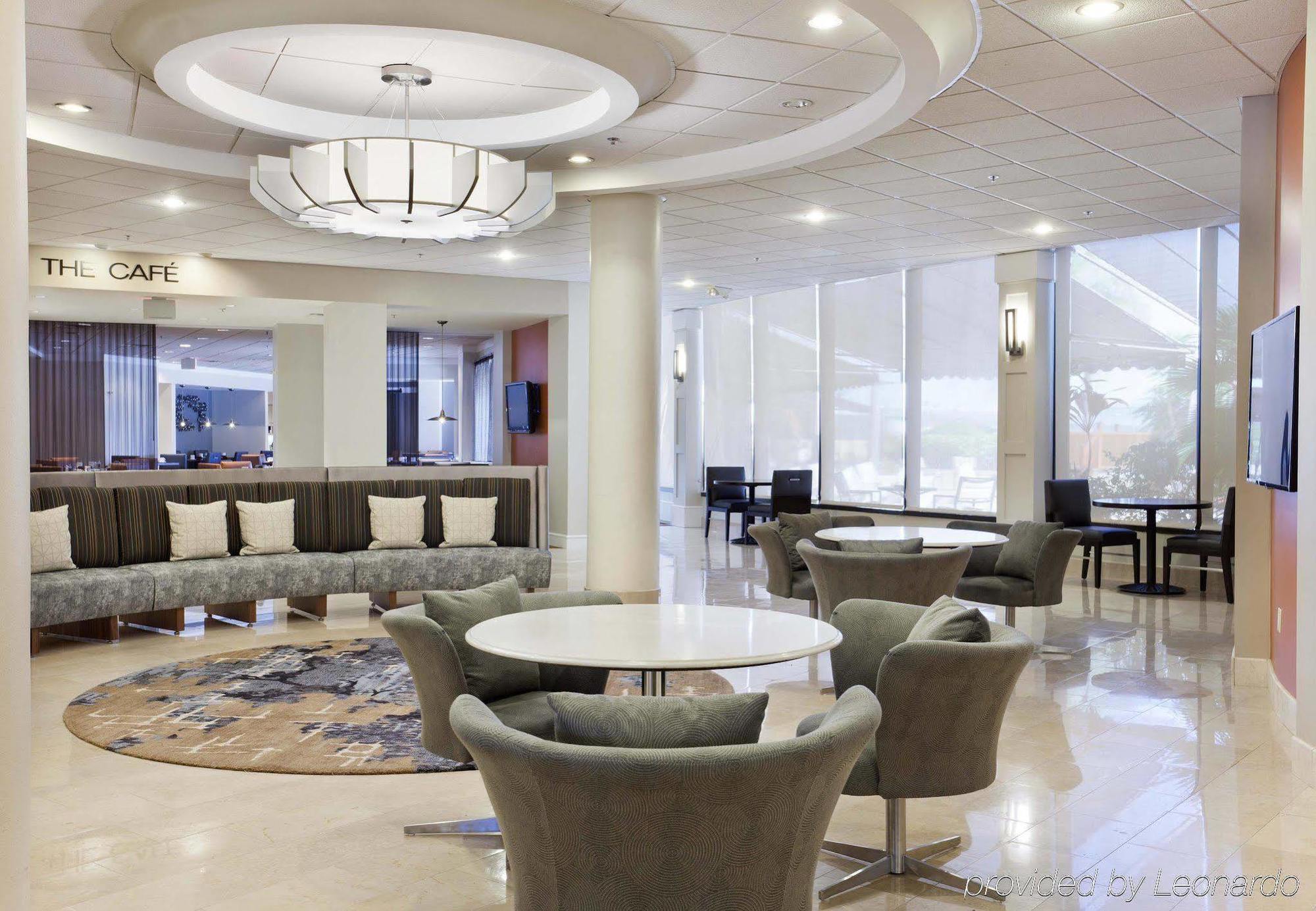 Отель Tampa Airport Marriott Экстерьер фото
