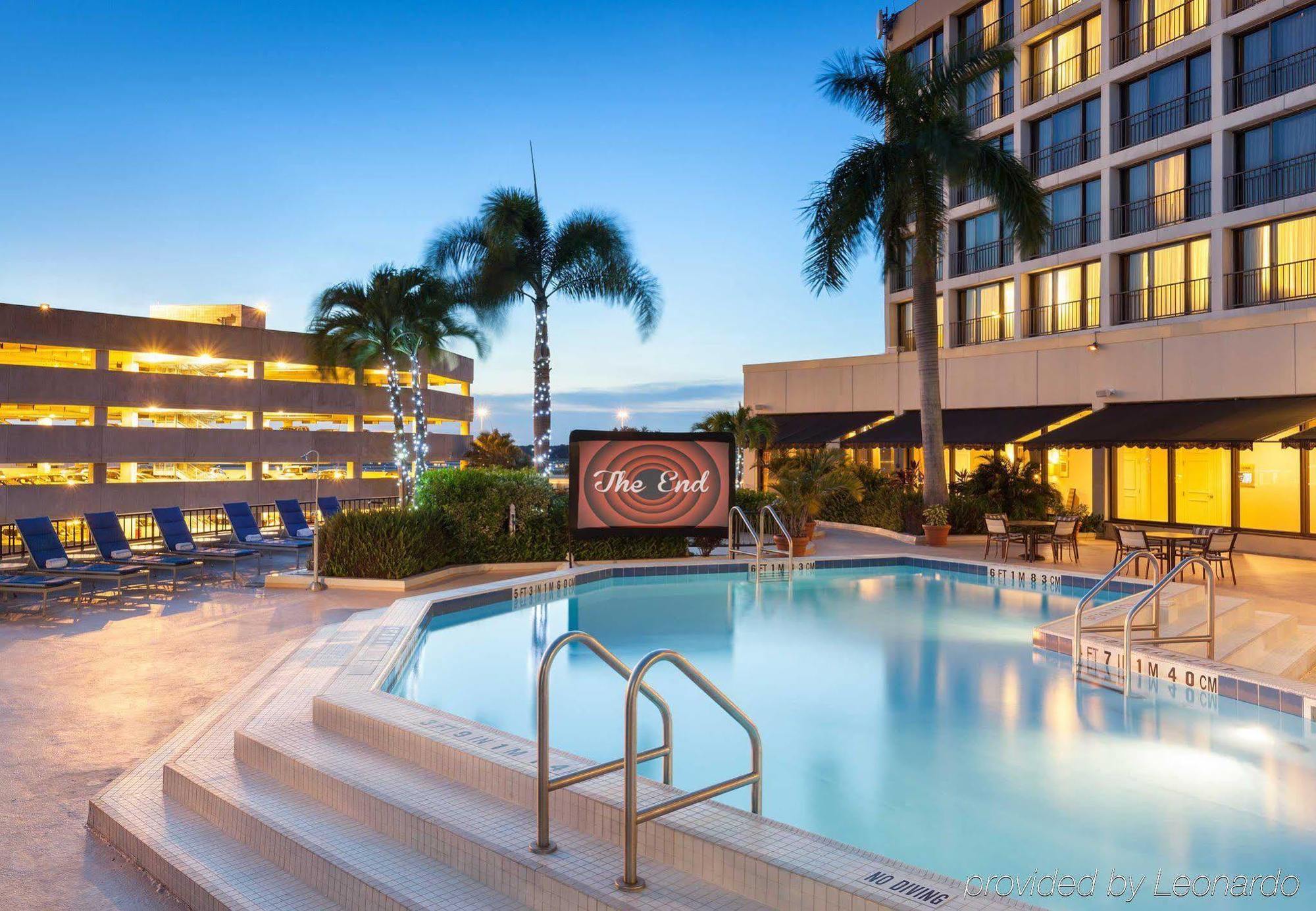 Отель Tampa Airport Marriott Экстерьер фото
